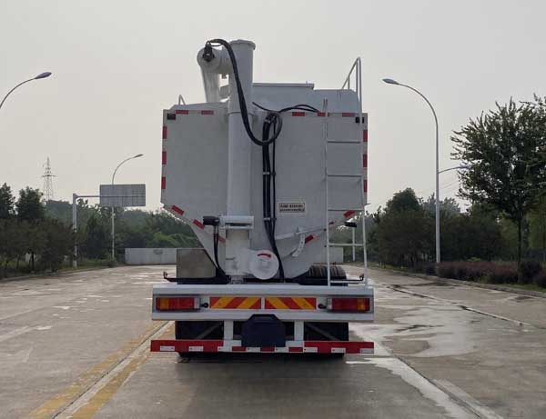 天龍前四后八散裝飼料運輸車